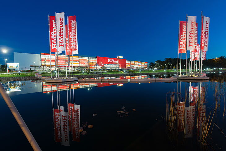 HPS - outdoor shot of the furniture store Höffner