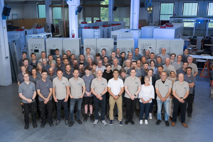 HPS - A group photo with the workforce